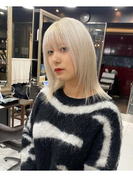 プライズ アイリス 池袋東口店(prize Iris) ホワイトカラー/無彩色カラー/池袋/池袋東口