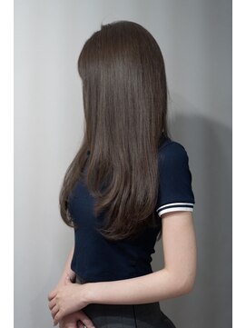 アリー 原宿 表参道(ALLY) ALLY宍戸大人の透明感を叶える”シアーブラウンストレート