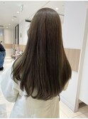 オリーブベージュ
