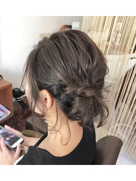 ビミーヘアー(BIMMY HAIR) くずしポニテ