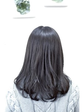 フォルカ ドゥ ヘアドレッシング(FORCA deux hairdressing) 暗髪×インナーカラー
