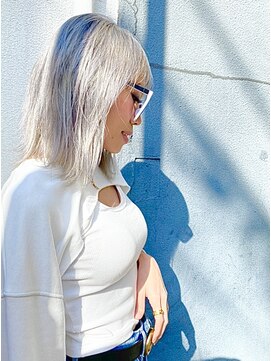 イズム 北千住店(ISM) ホワイトグレイ