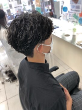 カラーサロンビスカリア 相模原エリア 淵野辺駅店(Color salon Biscaria) センターパートツイストスパイラルパーマ