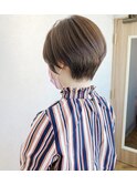 すっきりタイトショート×柔らかブラウン