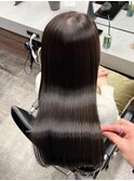 艶ロング　髪質改善　黒髪　モード