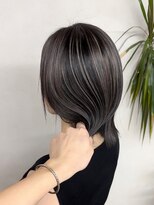 ヴィフ 大船(VIF)&nbsp;ハイライトカラーケアブリーチダブルカラ切りっぱなしボブ外ハネ