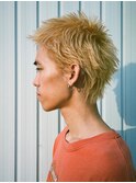 金髪スパイキー