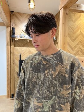 ティピ(tipi) 波巻きパーマ/センターパート/メンズカット/メンズパーマ/香椎駅