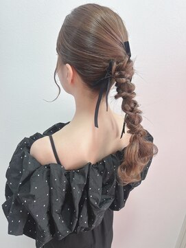 アミカ(Amica) ポニーテール編み下ろし　編み込みアレンジ
