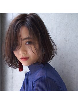 アトリエ フェム(atelier.fem) atelier.fem ゆるやかにキマるニュアンスワンカールボブ