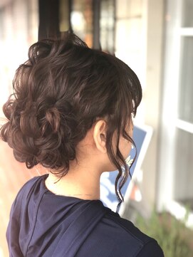 モアヘアー(MORE-HAIR) 波巻き捻り巻きローシニヨン