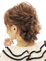 ゲッカビジン(GEKKABIJIN)&nbsp;ルーズねじり編み込みアップ《ヘアセット&着付 GEKKABIJIN》