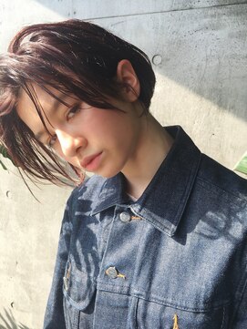 ルーム(Loom.) 〈スタイリング簡単〉外国人風ボルドーカラーのボブ