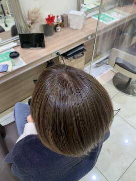 アッシュ 戸田公園店(Ash) 脱白髪染めハイライト×ショートボブ