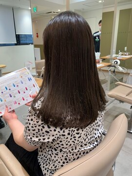 エミィ(emme) 【emme×笹川】ツヤ感セミディ