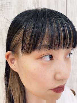 ラルマミット(lalma mit) 黒髪×ペールベージュ【セクションカラー】インナーカラー