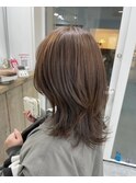 くびれイヤーブラウンベージュ似合わせ小顔カットフルバング