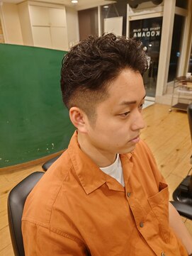 コダマ 茗荷谷店(KODAMA) スキンフェード/アップバング/コンマヘア/眉カット/束感<理容室>