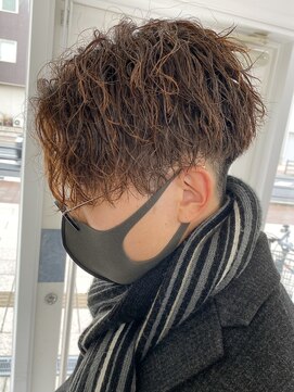 エルマーク 梅田(L-MARK) センターパート波巻きパーマスパイラルパーマツイストスパイラル