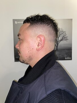 フランクスバーバーザスタンド(Frank’s barber the stand) ハイスキンフェードカールE