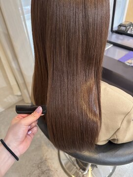 ニィ(2iee.) 酸熱トリートメント×ブラウンカラー☆20代30代40代50代