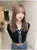 上品なベージュブラウン×トレンド感あるレイヤーが可愛い◎