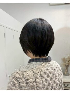 ロッカ(ROCCA) ダークアッシュまとまるコンパクトショート