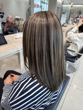 アッシュ 高幡不動店(Ash) ハイライトブリーチあり脱白髪染め白髪ぼかし髪質改善グレージュ