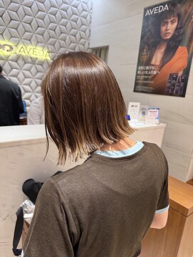 ピークアブー アヴェダ ギンザシックス(PEEK-A-BOO AVEDA GINZASIX) 切りっぱなしボブ/バレイヤージュカラー/ハイトーンベージュ