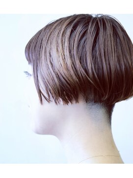 ルドワ(Rudowa) 刈り上げボブ