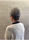 ふんわり グレイヘアショートスタイル