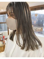 ユール(JUHL) ハイライトカラー｜流れる前髪｜ストレートヘア