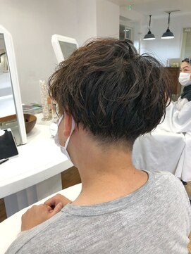 ヘッズ 本八幡店(HEADS) MEN'S HAIR  センターパート　ツイストスパイラル　コンマヘア
