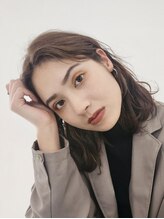 グレープバイン 辻堂(GRAPEVINES) ミディアム／パーマスタイル／長めバング／束感