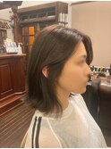 グレージュ切りっぱなしボブ