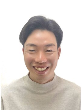 黄ぐまくん美容室 メンズ　ショート　ツーブロック