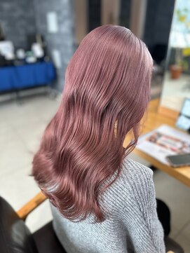 ラウル(Laulu) イメチェン/ホワイトブロンド/外ハネボブ/ワイドバング/佐倉