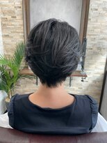 ハサミバイアトリエナガノ 千葉(8sami by atelier nagano)&nbsp;ショートボブ/センターパート/ツヤ髪/グラデーション/イヤリング