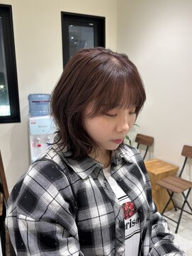 アローム(alom) イメチェン/ホワイトブロンド/外ハネボブ/美髪/茅ヶ崎