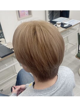 ナビバイケンジ(NaVI by KENJE) 【NaVI/伊藤】ブリーチありミルクティーベージュ