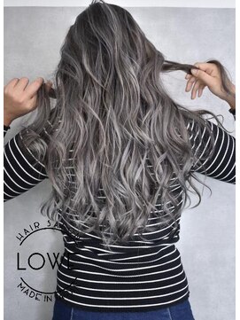 ルーヴェ(LOWE) 【LOWE池谷】外国人風バレイヤージュとホワイトグージュのロング