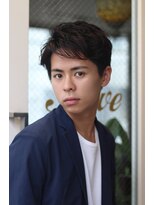 ノーヴェ(Nove)&nbsp;サイドパートの2ブロックショート緩めパーマで簡単スタイリング