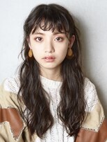 オシャレでナチュラル。黒髪カールスタイル