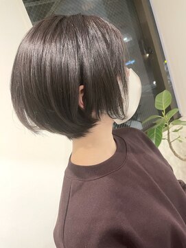 ジジ(jiji) 《jiji》襟足フィットショートボブ