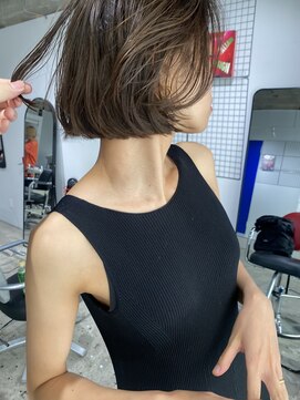 バックボッカー(BACK BOCKER) ラフボブ_外ハネボブセクションカラー