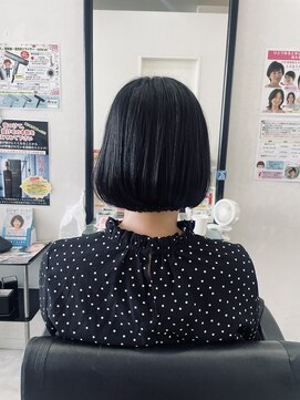 アヴソリューク(Absoluk) ナチュラルボブ。