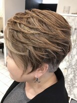 ヘアーデザインムーヴ(Hair design MOVE)&nbsp;白髪ぼかしハイライト　ショート