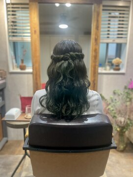 ベルトオブヴィーナス(Belt of venus) ハーフアップアレンジ波ウェーブ