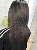 ルーツ(Roots)&nbsp;レイヤーカット/グレージュカラー/グレーカラー/お洒落プリン