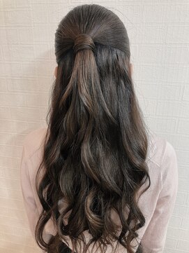 アールイー(Re:) 【ヘアセット】ロングヘア　ハーフアップ